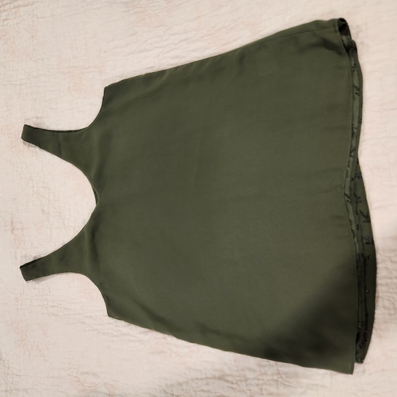 Floral Patterned Reversable Tank Top - Picture 2 of 7